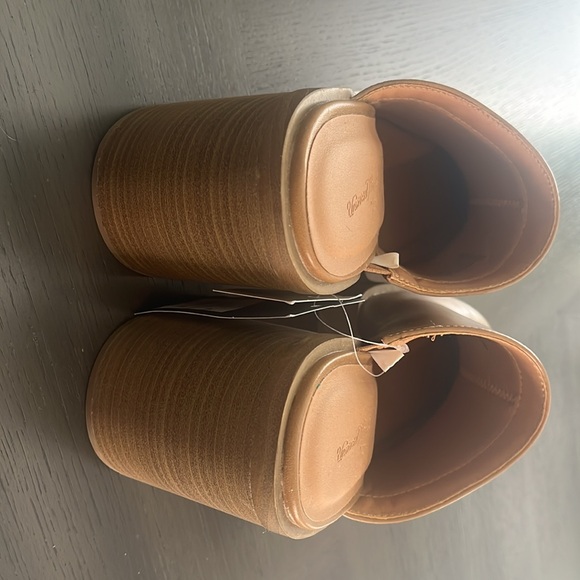 Universal Thread Tan Mules - Picture 4 of 6